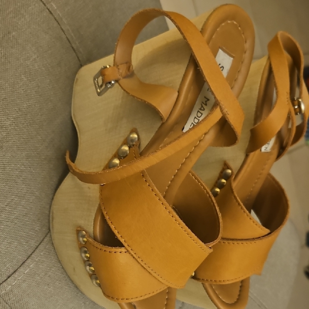 Steve Madden " Lylia" Platform Sandal 6